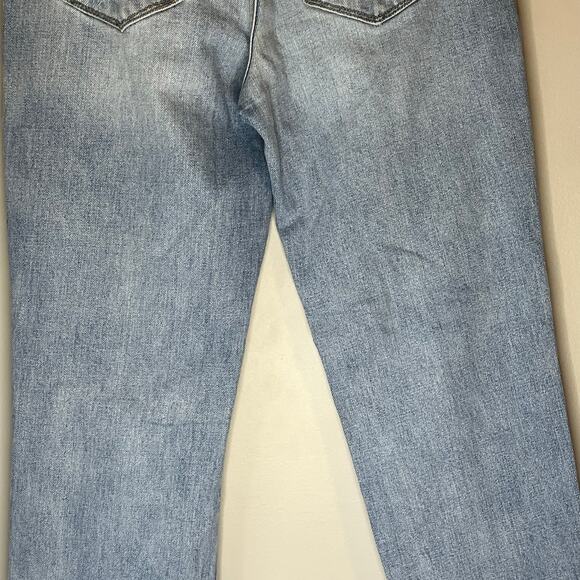 KanCan Light Wash Distressed Mom Jean Size 7 / 27 - Picture 9 of 12